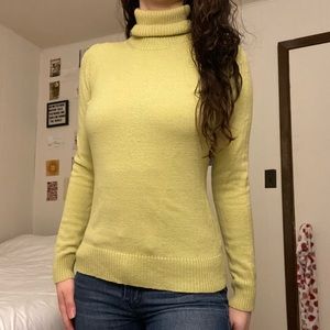 Banana Republic Merino Wool Bright Green Turtleneck Sweater (Super Soft!)